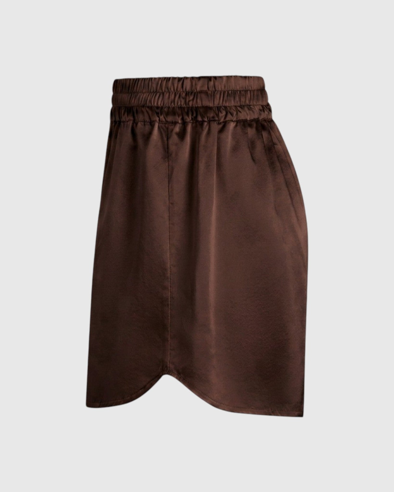 silk sprint shorts in cocoa