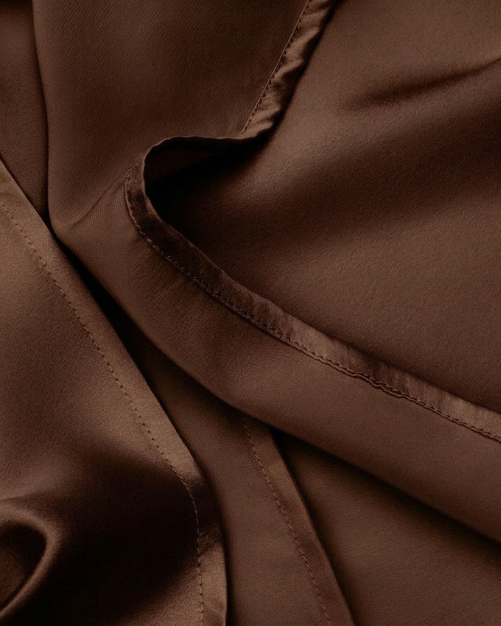 silk sprint shorts in cocoa